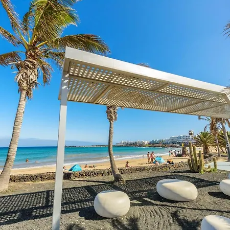 Lanzahost Gibshouses Playa Bastian كوستا تاغيسي